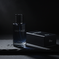 Dior Sauvage - Frasco con caja negra estudio oscuro